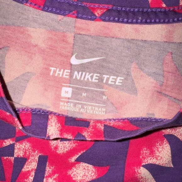 Nike Purple Pink Retro Aztec Tribal T-Shirt- Size Medium - Picture 2 of 2